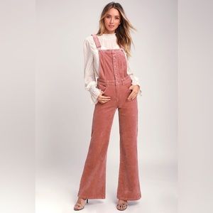 Lulu’s Miss Thing Dusty Rose Corduroy Overalls. Size medium.